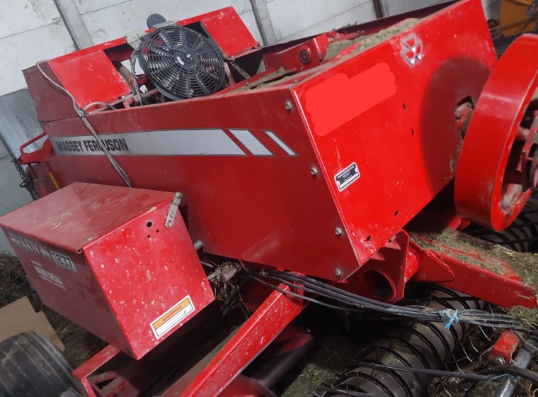 Rotoenfardadora Massey Ferguson Hesston 1837, año 1