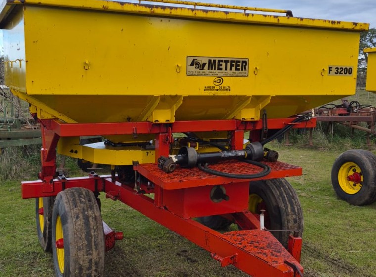 Fertilizadora Metfer F 3200, año 2016
