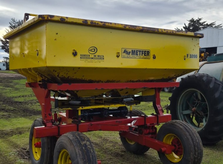 Fertilizadora Metfer F 3200, año 2016