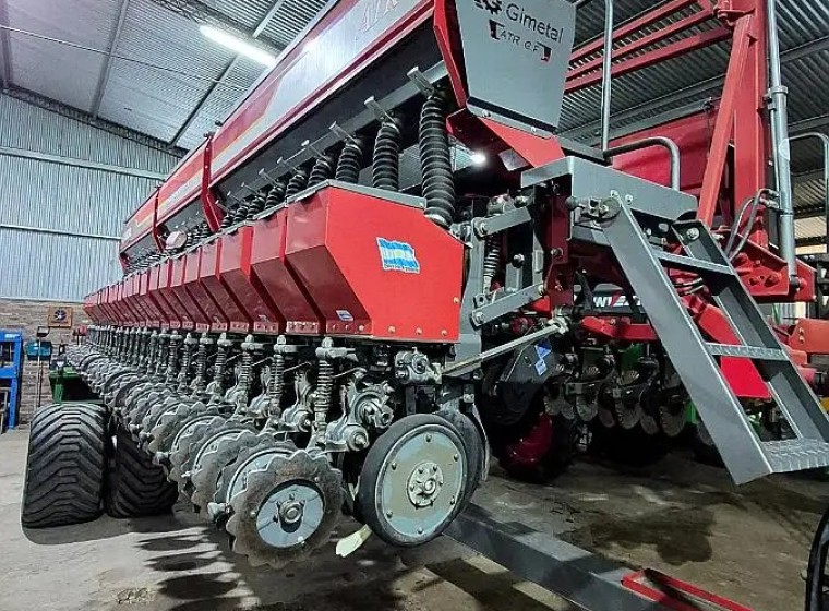 Sembradora Gimetal ATR 2535, año 2017