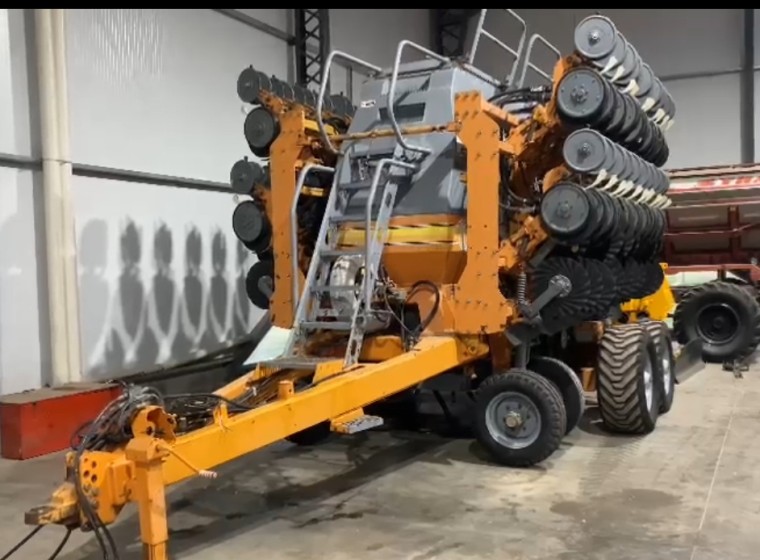 Sembradora Agrometal ADX 4919, año 2015
