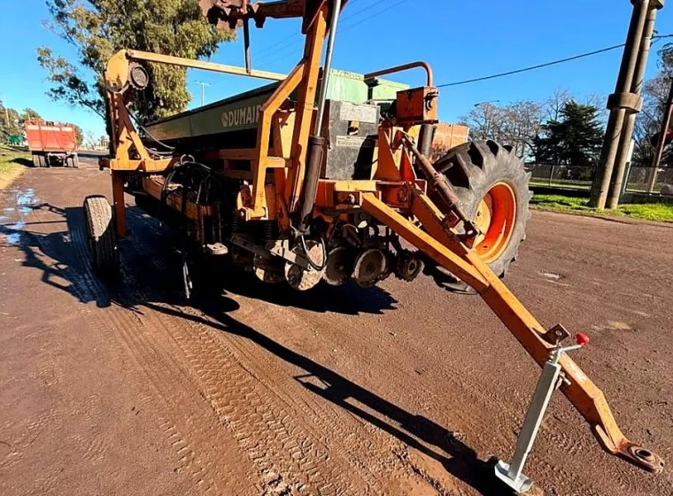 Sembradora Dumaire 650 2521, año 2006