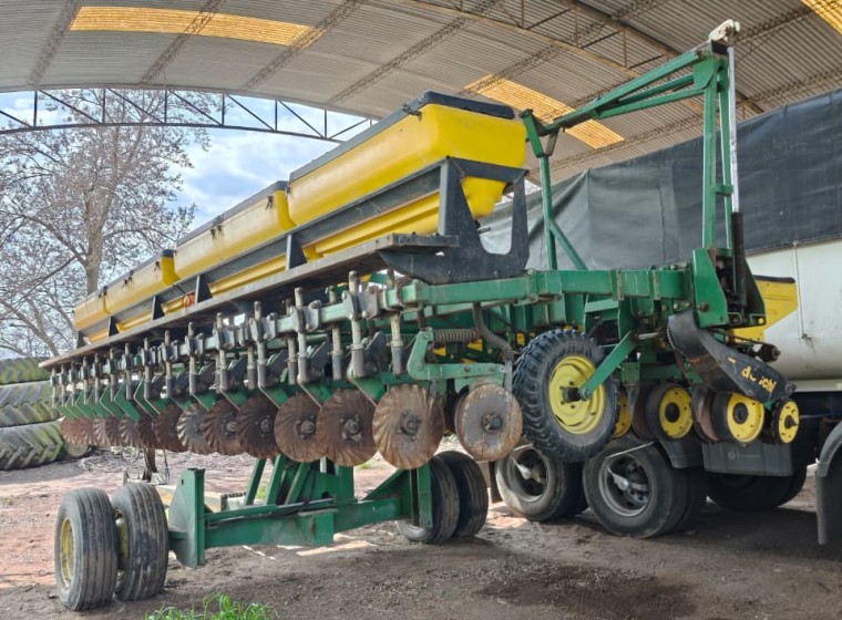 Sembradora Tedeschi Autotrailer 1452, año 2004