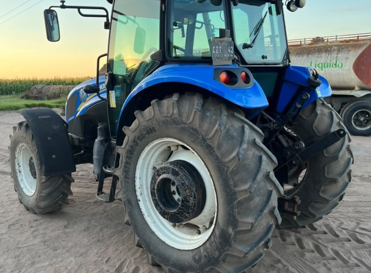 Tractor New Holland T5.90, año 2016