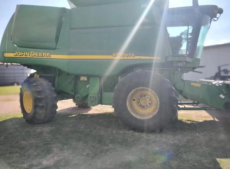 Cosechadora John Deere 9750, año 2009