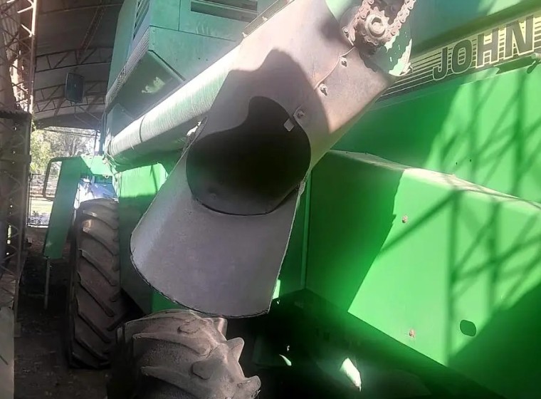 Cosechadora John Deere 1175, año 2005
