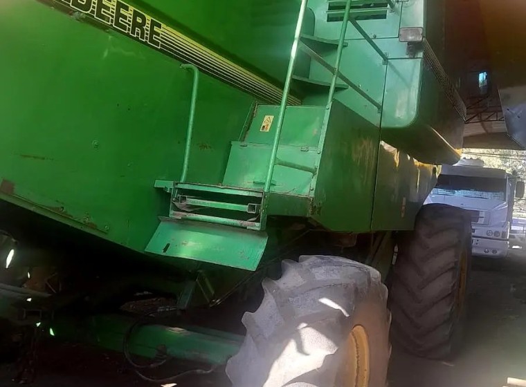 Cosechadora John Deere 1175, año 2005