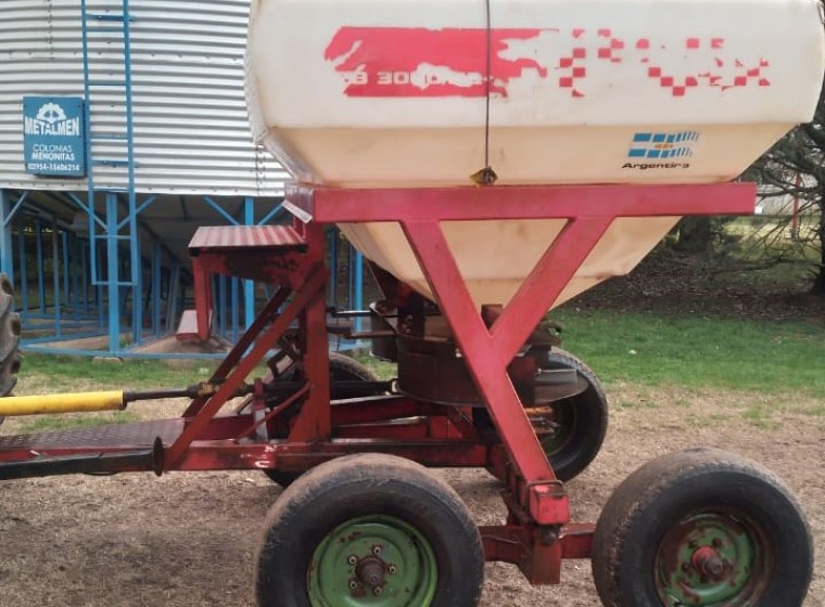 Fertilizadora Syra 3000 Lts, año 2007