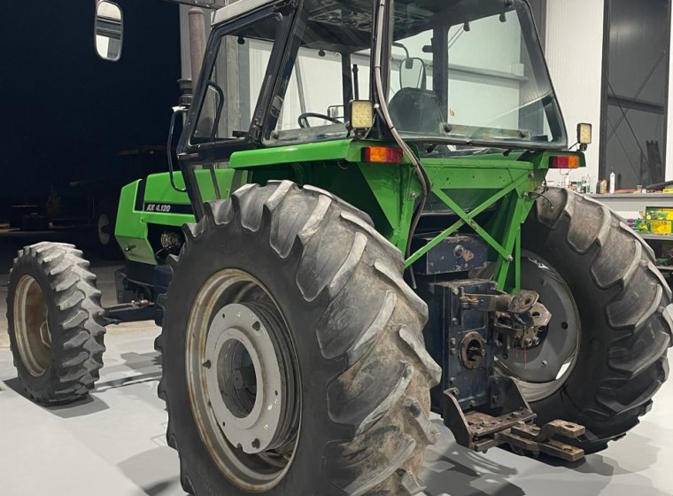 Tractor Deutz Fahr 4.120, año 1