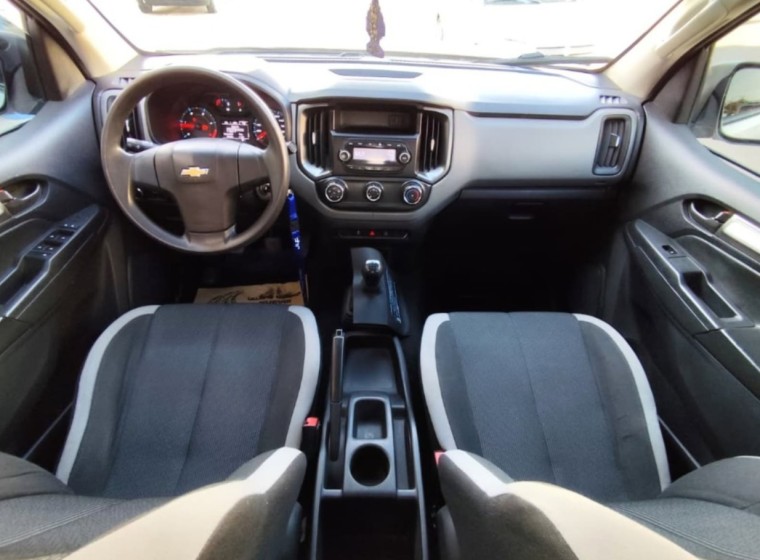 Vehículo Chevrolet S10, año 2020
