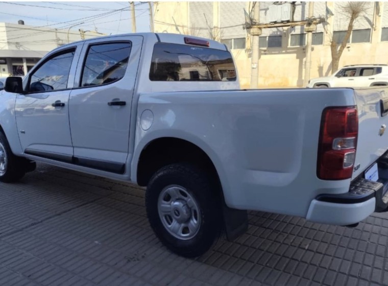 Vehículo Chevrolet S10, año 2020