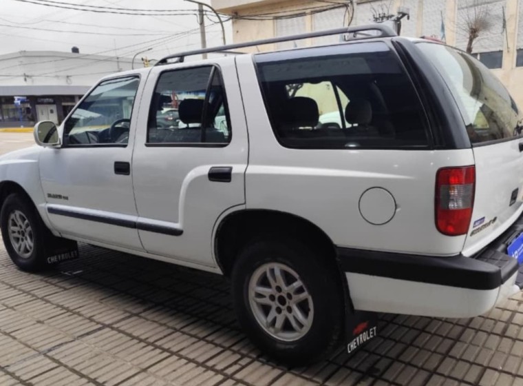 Vehículo Chevrolet Blazer, año 2002
