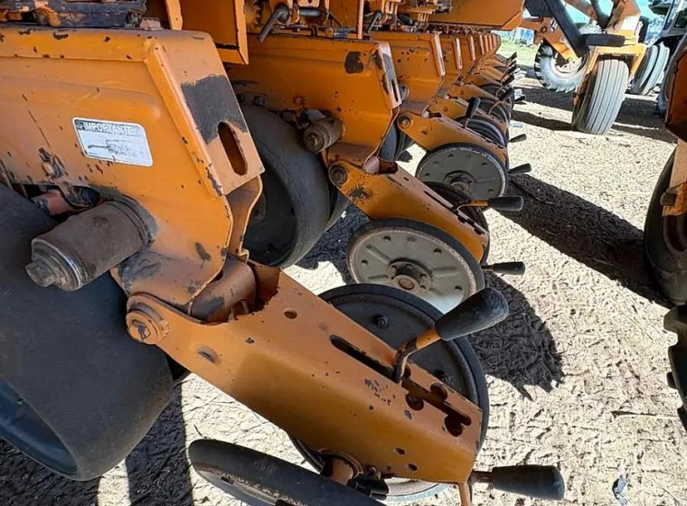 Sembradora Agrometal TX Mega 1352, año 2002