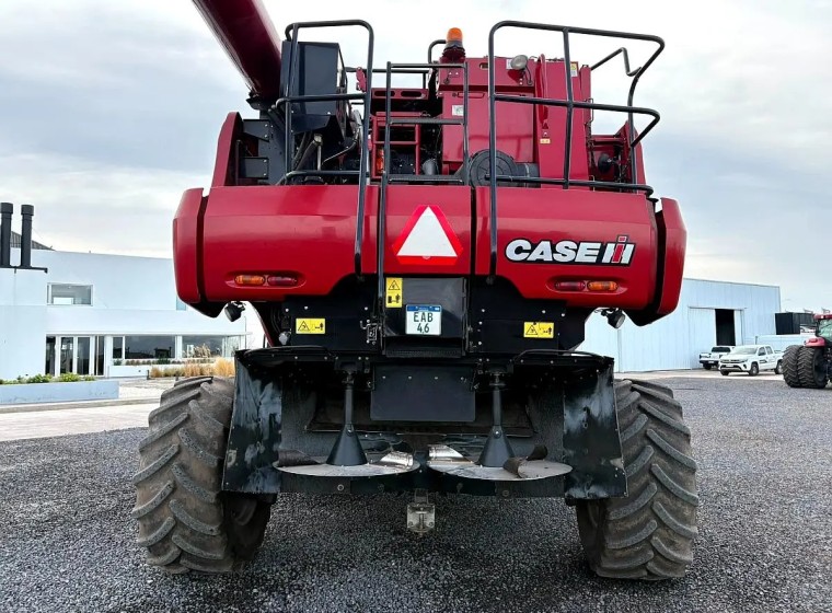 Cosechadora Case 6130, año 2018