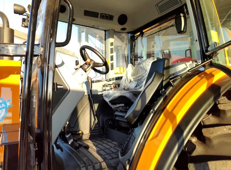 Tractor Valtra A 114 cabinado, año 0