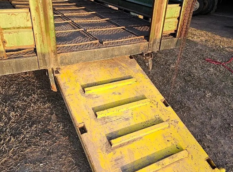 Acoplado Cavalieri 4x1,90 mts, año 1
