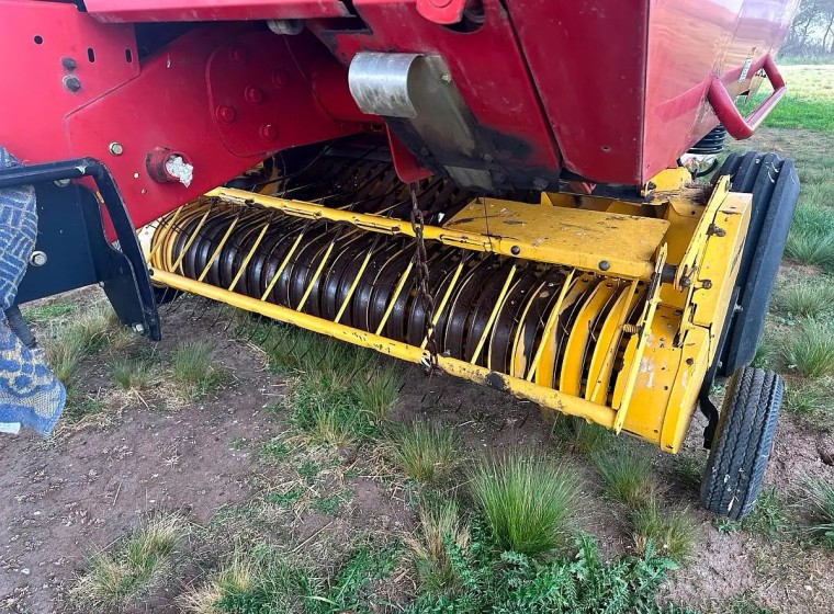 Rotoenfardadora New Holland BR7070, año 2018