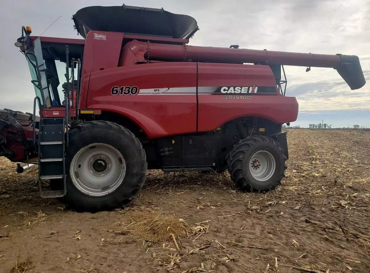Cosechadora Case 6130, año 2017