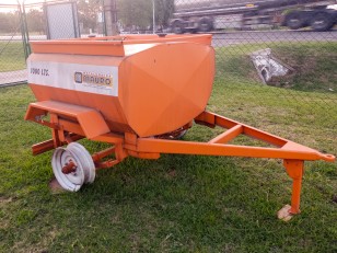 Acoplado tanque Mauro 1.000lts