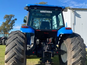 Tractor New Holland TM 150