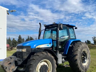 Tractor New Holland TM 150