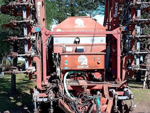 Sembradora Apache 18000