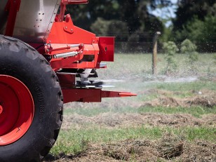 Fertilizadora de sólidos de arrastre Yom