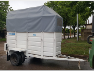 Acoplado jaula para caballos
