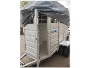 Acoplado jaula para caballos