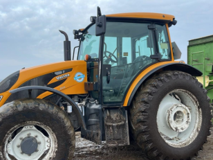 Tractor Valtra A114