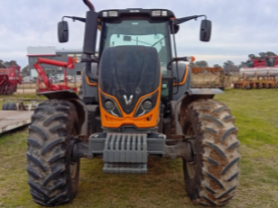 Tractor VALTRA BH154