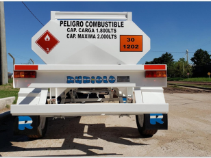 Acoplado tanque 2000 lts Rubiolo