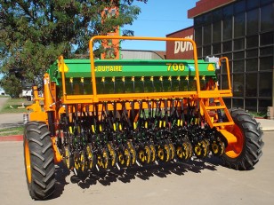 Sembradora Dumaire 700
