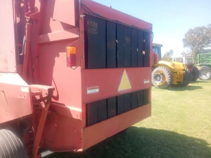 Rotoenfardadora Massey Ferguson 565T