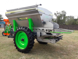 Fertilizadora Proton 4500