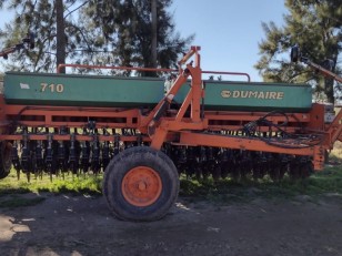Sembradora Dumaire 710