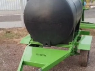 Acoplado tanque 1400 lts Tayca