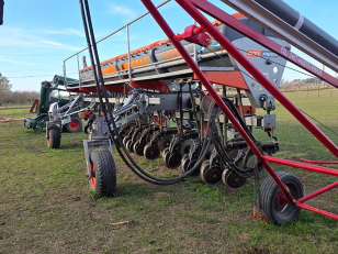 Fertilizadora  BTI FB8750