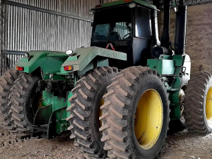 tractor John Deere 8560