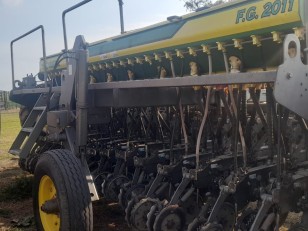 SEMBRADORA DE GRANOS FINOS GIMETAL