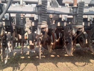 SEMBRADORA DE GRANOS FINOS GIMETAL