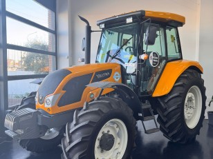 Tractor Valtra A990