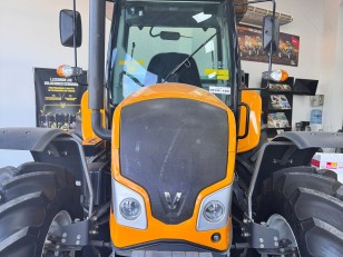 Tractor Valtra A990