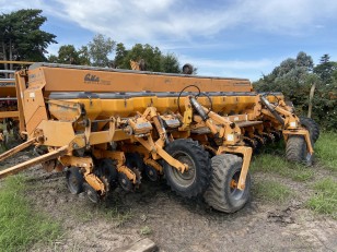 Sembradora Agrometal TX Mega 1352