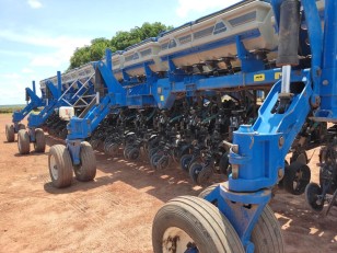 Sembradora New Holland TT 32