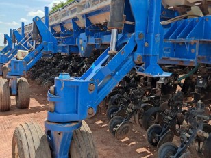 Sembradora New Holland TT 32