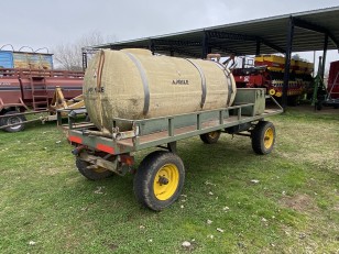 Acoplado tanque de fibra para agua April
