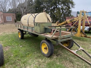 Acoplado tanque de fibra para agua April