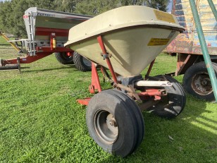 Fertilizadora a pendulo Tanzi