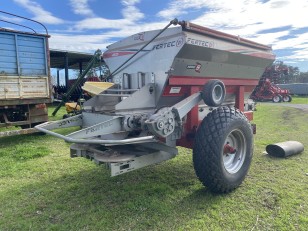 Fertilizadora de Arrastre Fertec 4500
